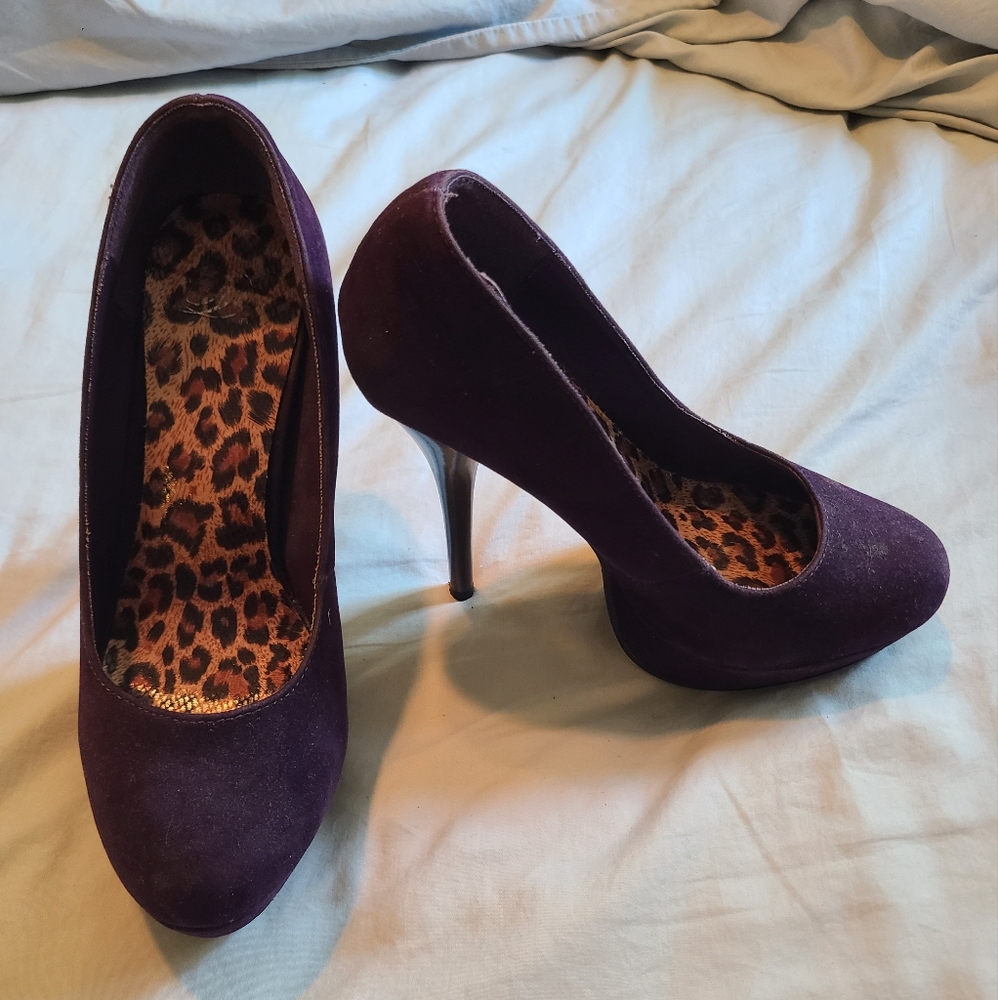 Purple velvet high heels